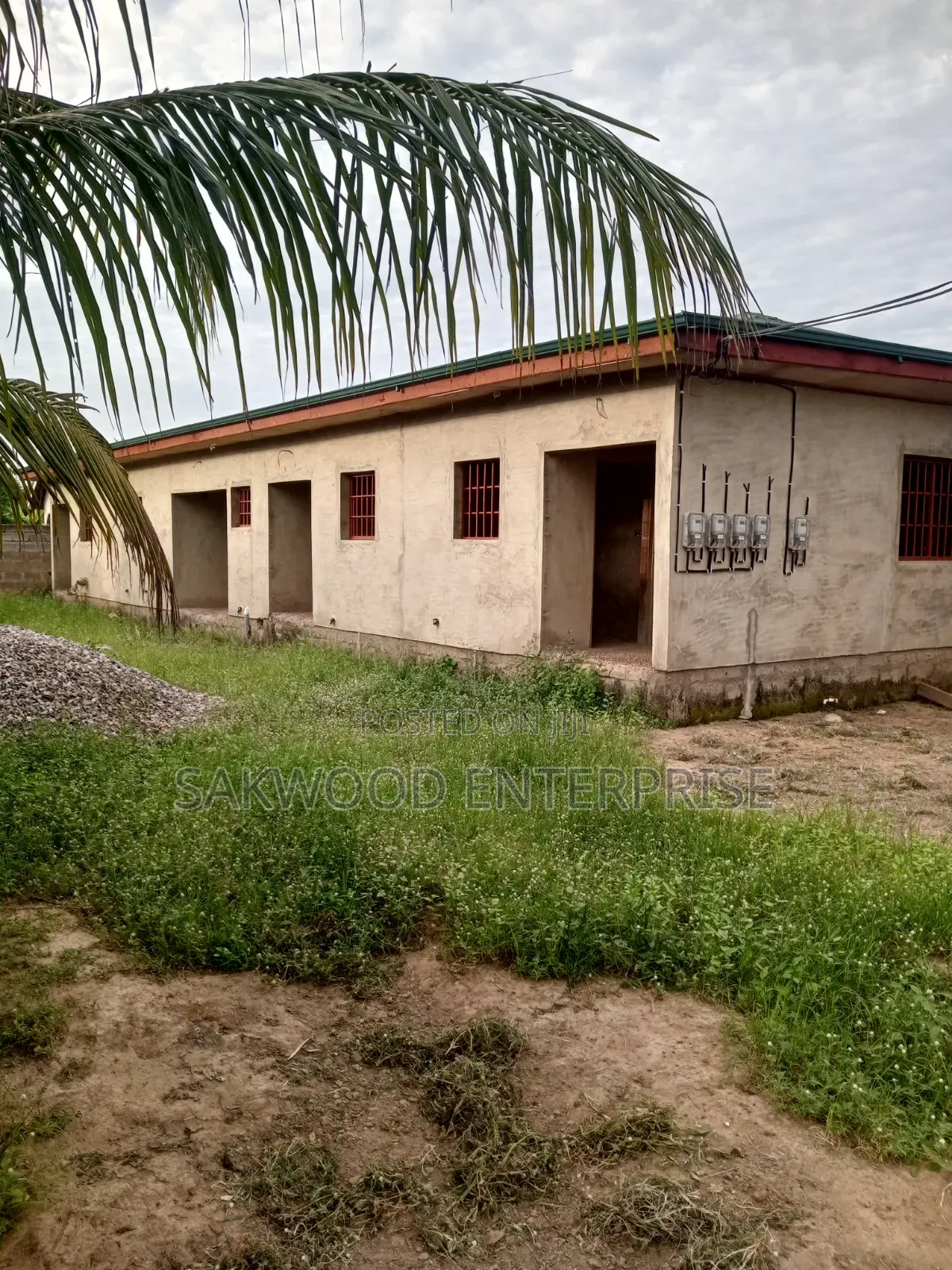 6bdrm Farm House in Sakwood Enterprise, Market for sale in Market