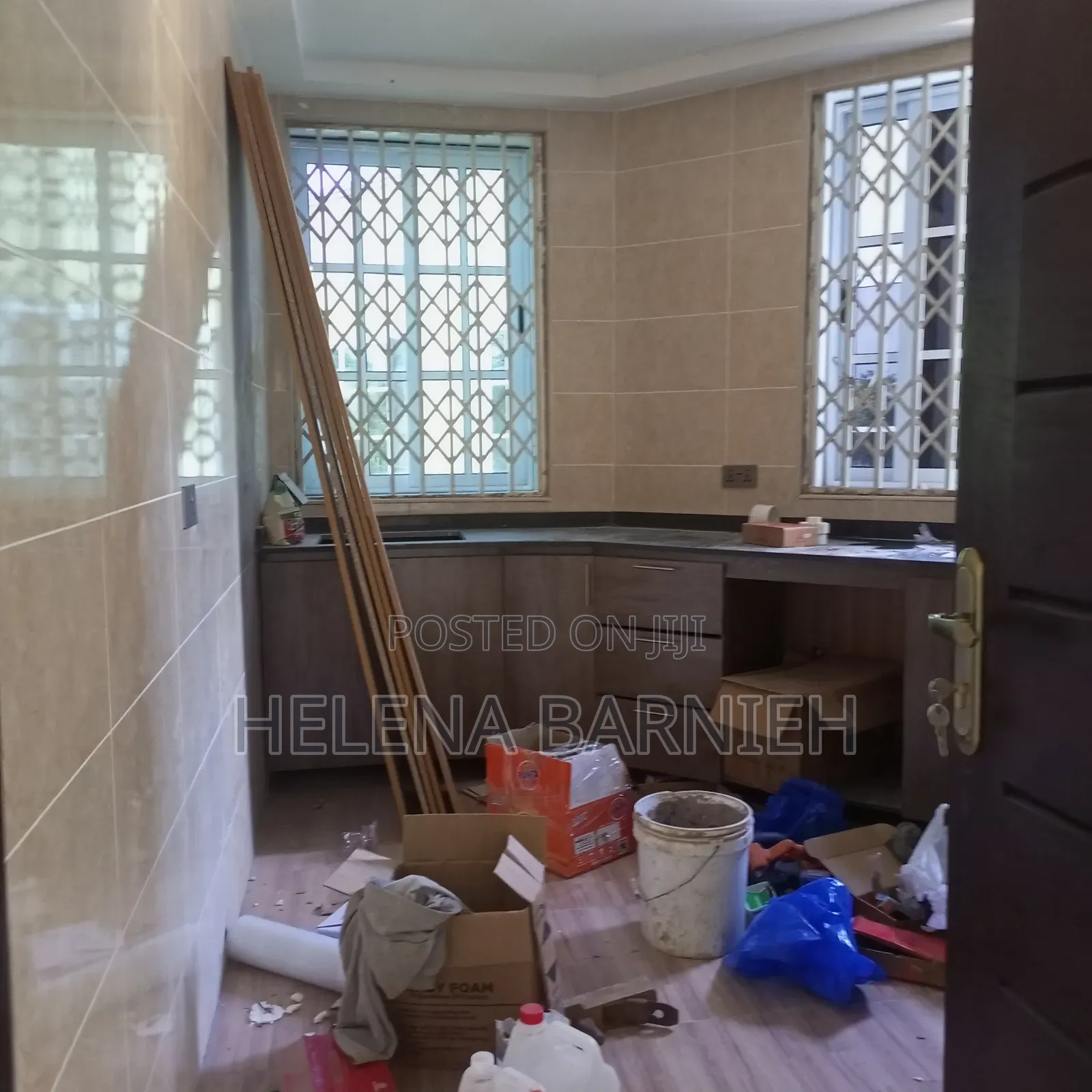 1bdrm Apartment in Helena Estate Agency, Overhead for rent in Overhead