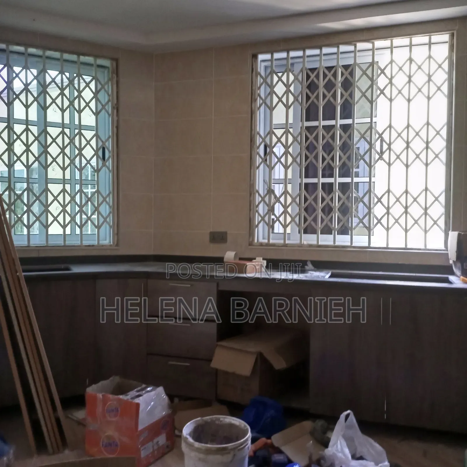 2bdrm Apartment in Helena Estate Agency, Overhead for rent in Overhead