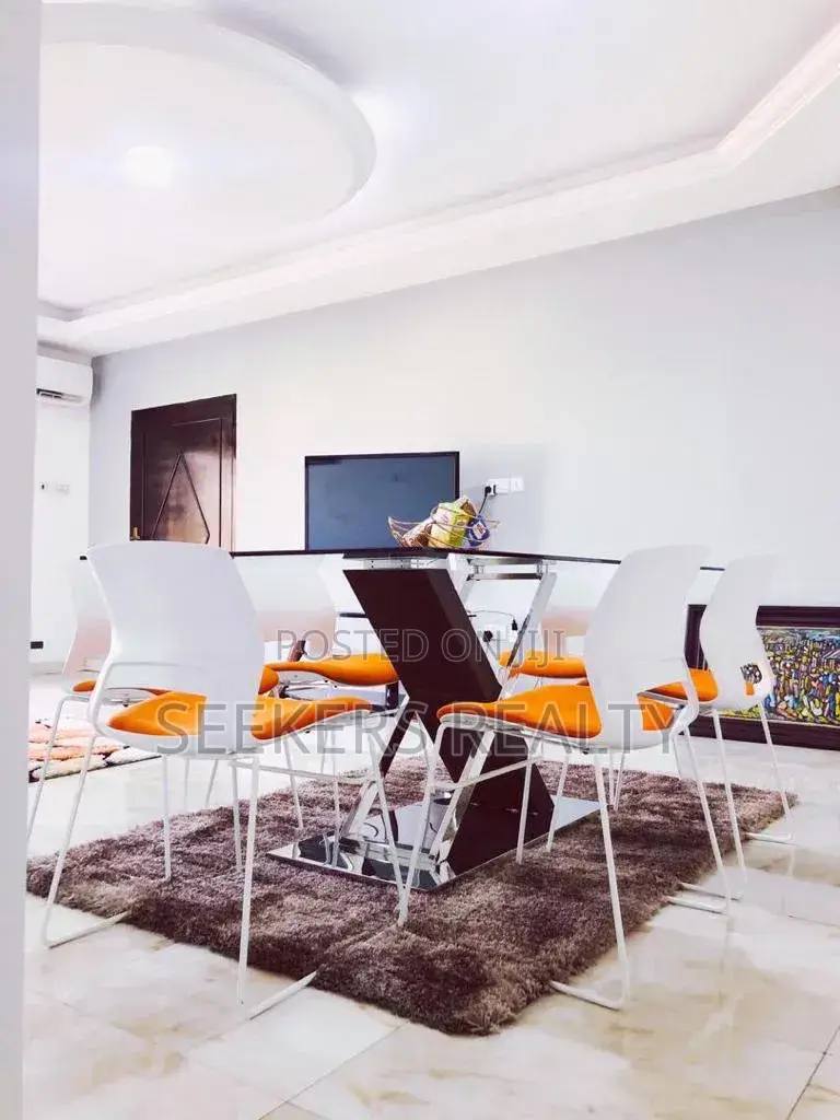 Furnished 3bdrm Apartment in Seekers Realty, Oxford Street for rent in Oxford Street