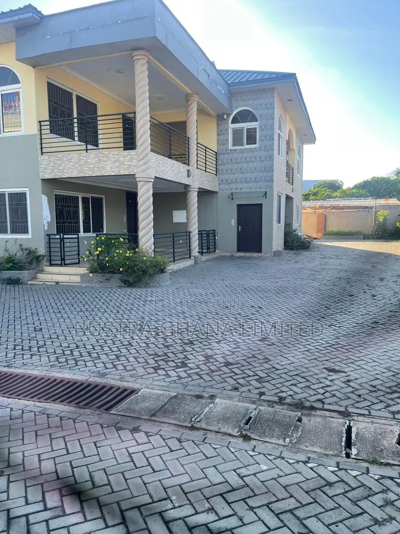 11bdrm House in Cantonment, US Embassy Area for rent in US Embassy Area