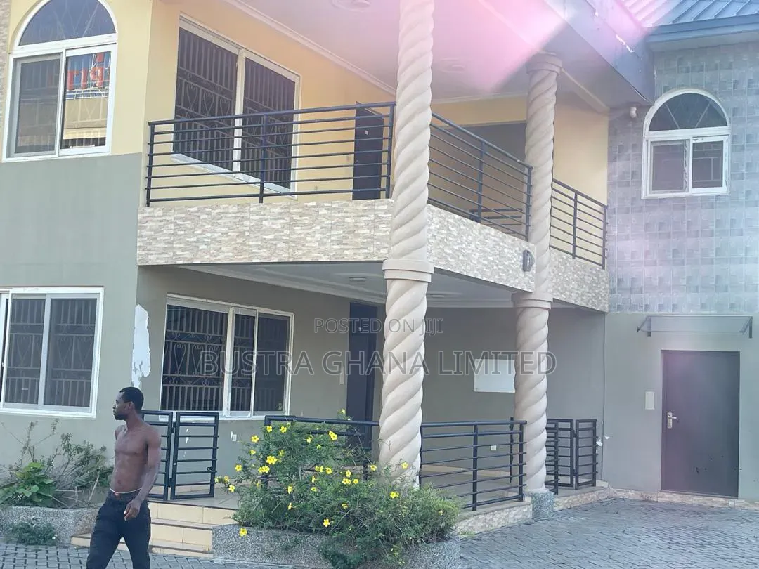 11bdrm House in Cantonment, US Embassy Area for rent in US Embassy Area
