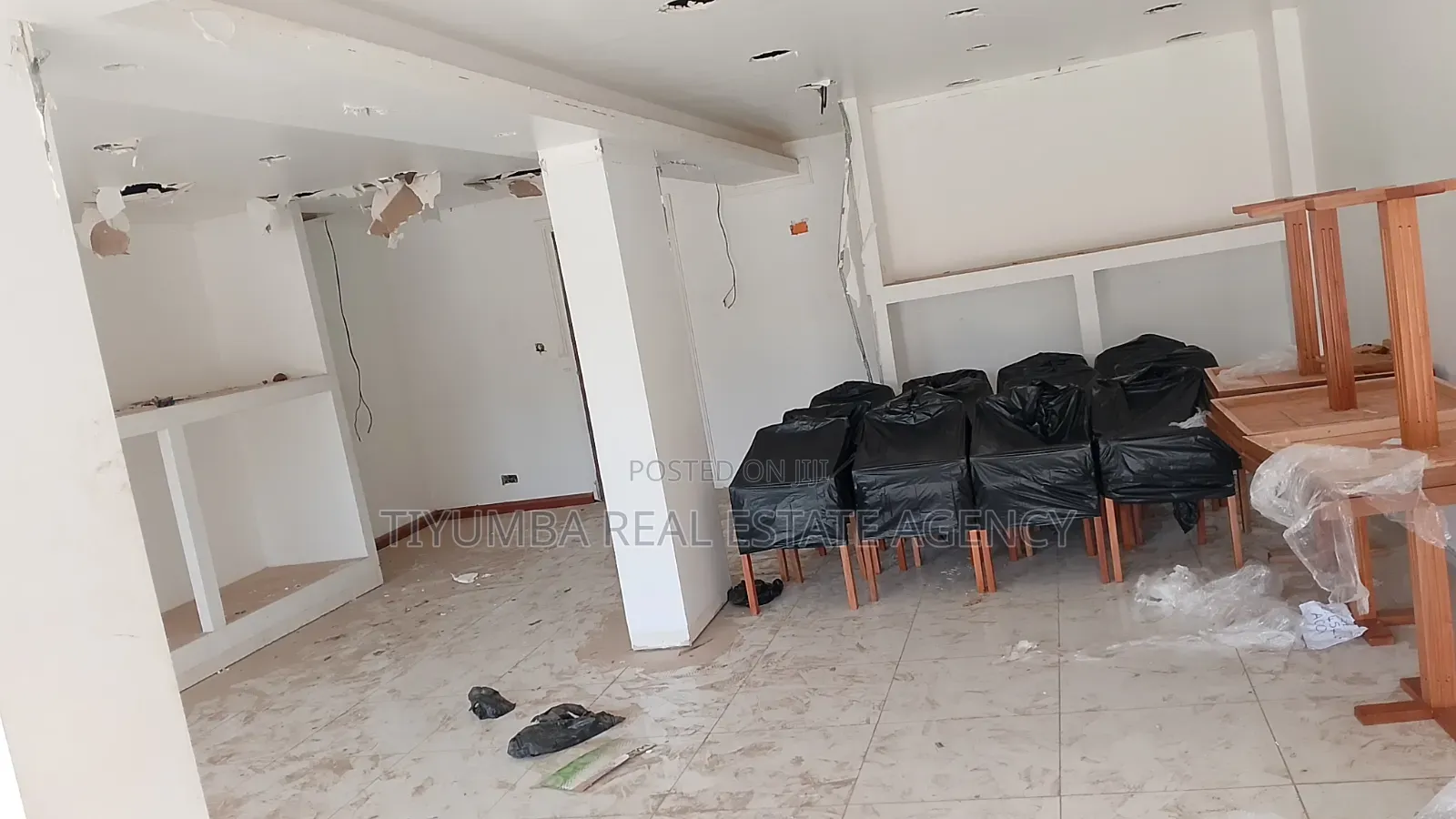 3in 1shop for Rent at Achimota. in Mile 7