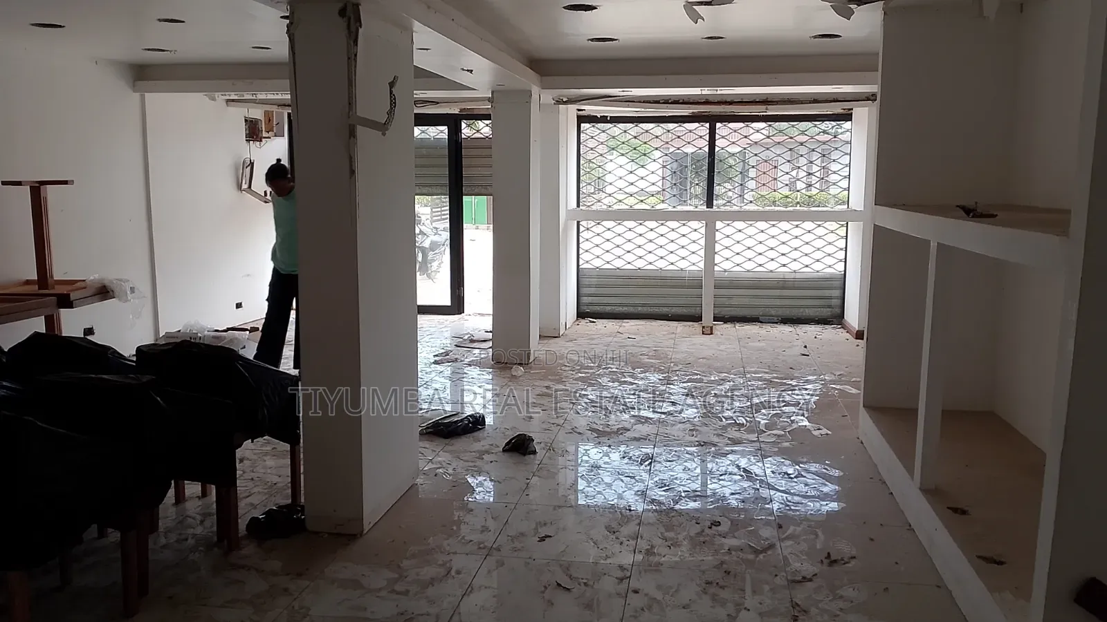 3in 1shop for Rent at Achimota. in Mile 7