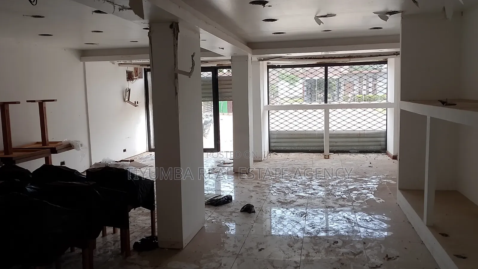3in 1shop for Rent at Achimota. in Mile 7