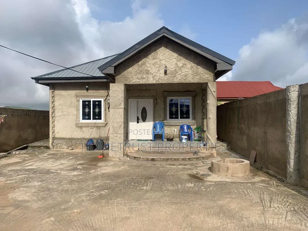 3bdrm House in Amasaman Kotoku for sale in Amasaman