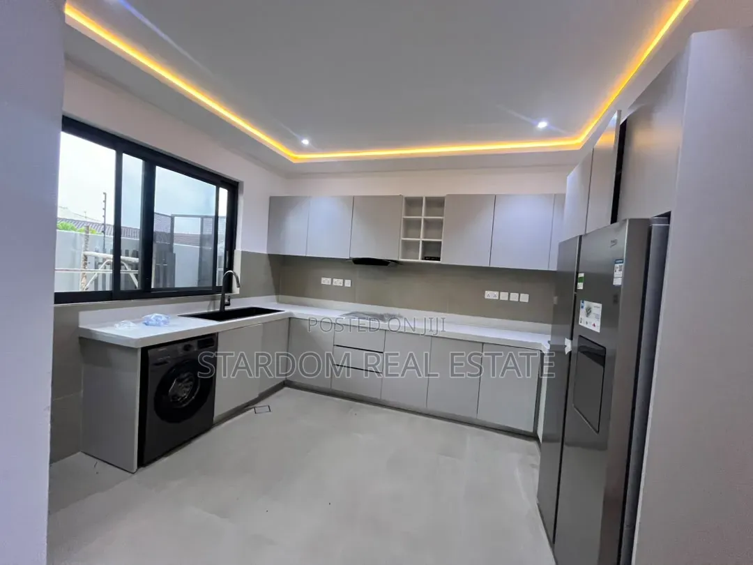 4bdrm Townhouse / Terrace in East Legon, A&C Mall Area for rent in A&C Mall Area