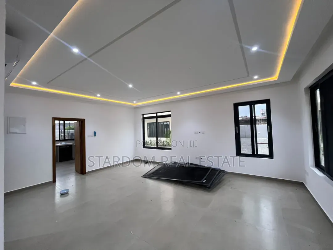 4bdrm Townhouse / Terrace in East Legon, A&C Mall Area for rent in A&C Mall Area