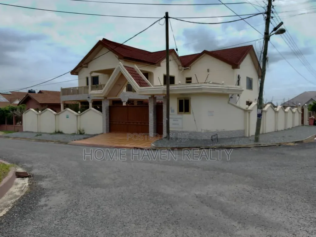 8bdrm House in East Legon, Police Station for rent in Police Station