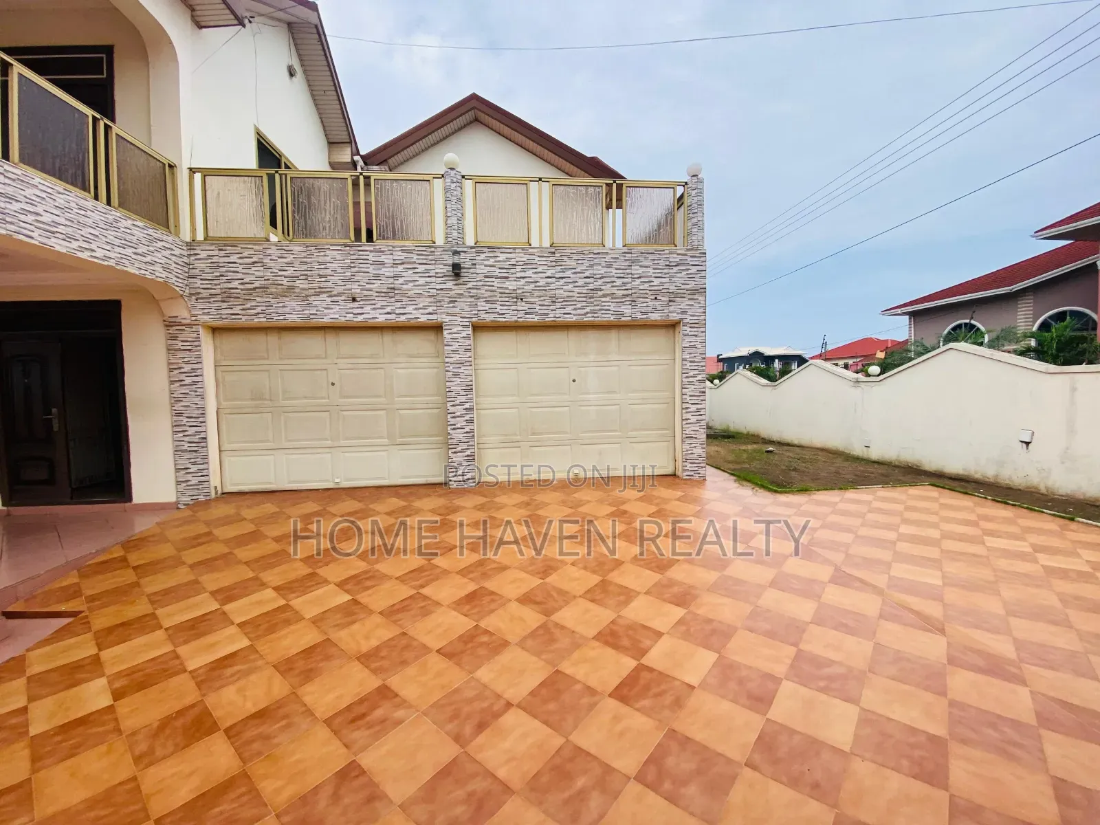 8bdrm House in East Legon, Police Station for rent in Police Station