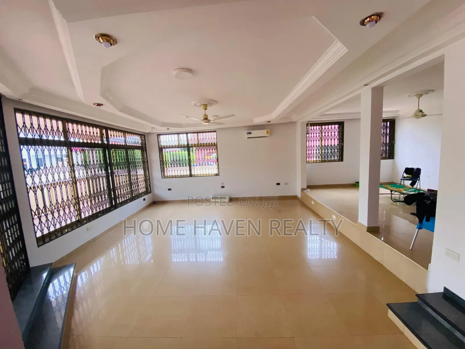 8bdrm House in East Legon, Police Station for rent in Police Station