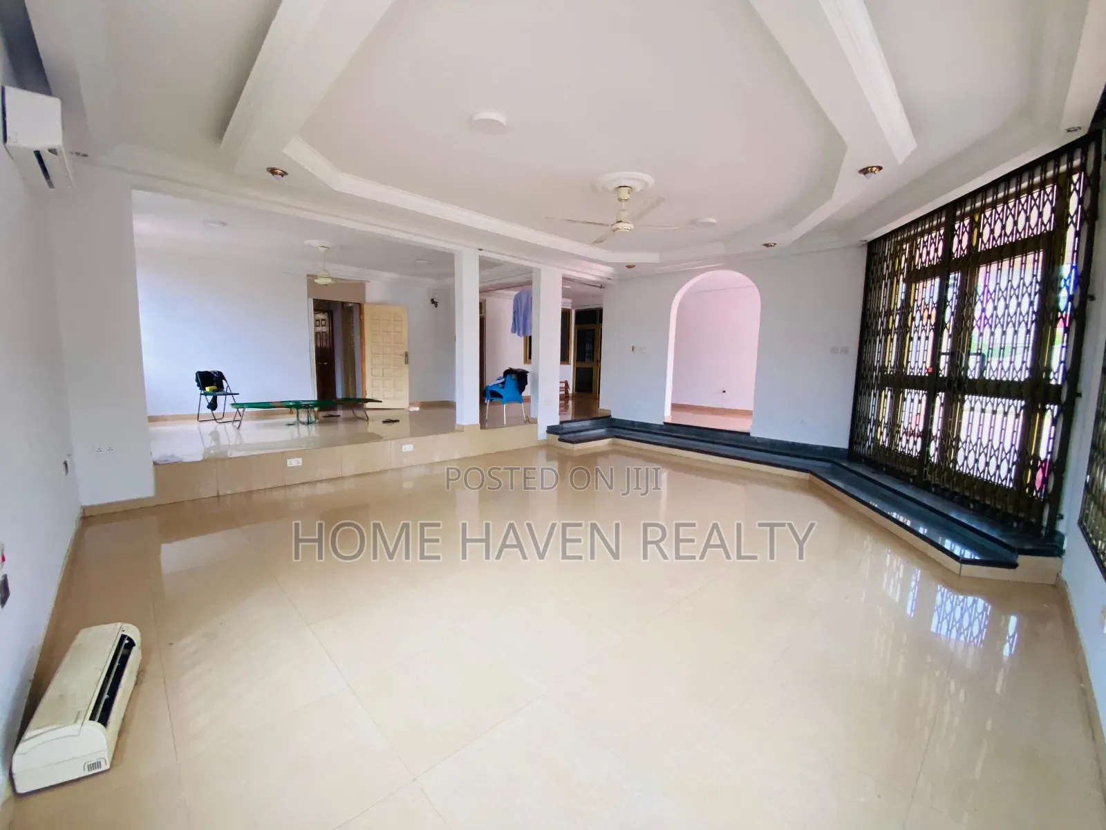 8bdrm House in East Legon, Police Station for rent in Police Station