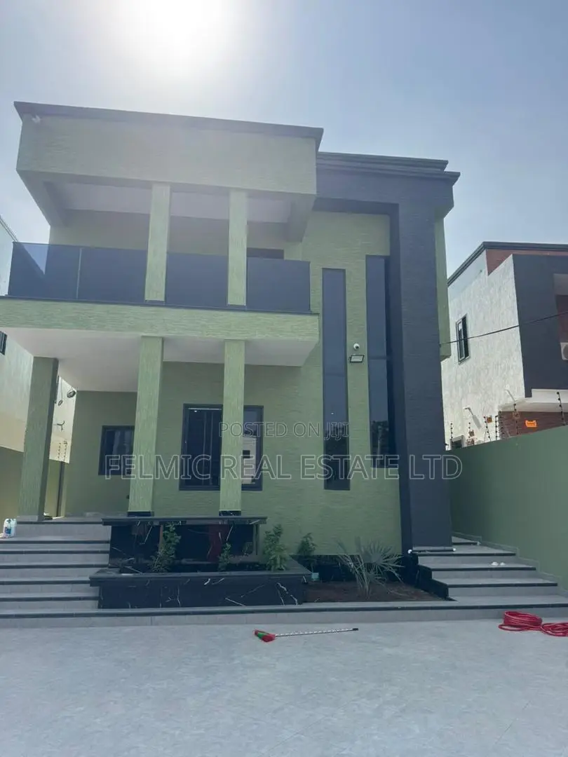 4bdrm Duplex in Felmic Real Estate, Unity Closed for sale in Unity Closed
