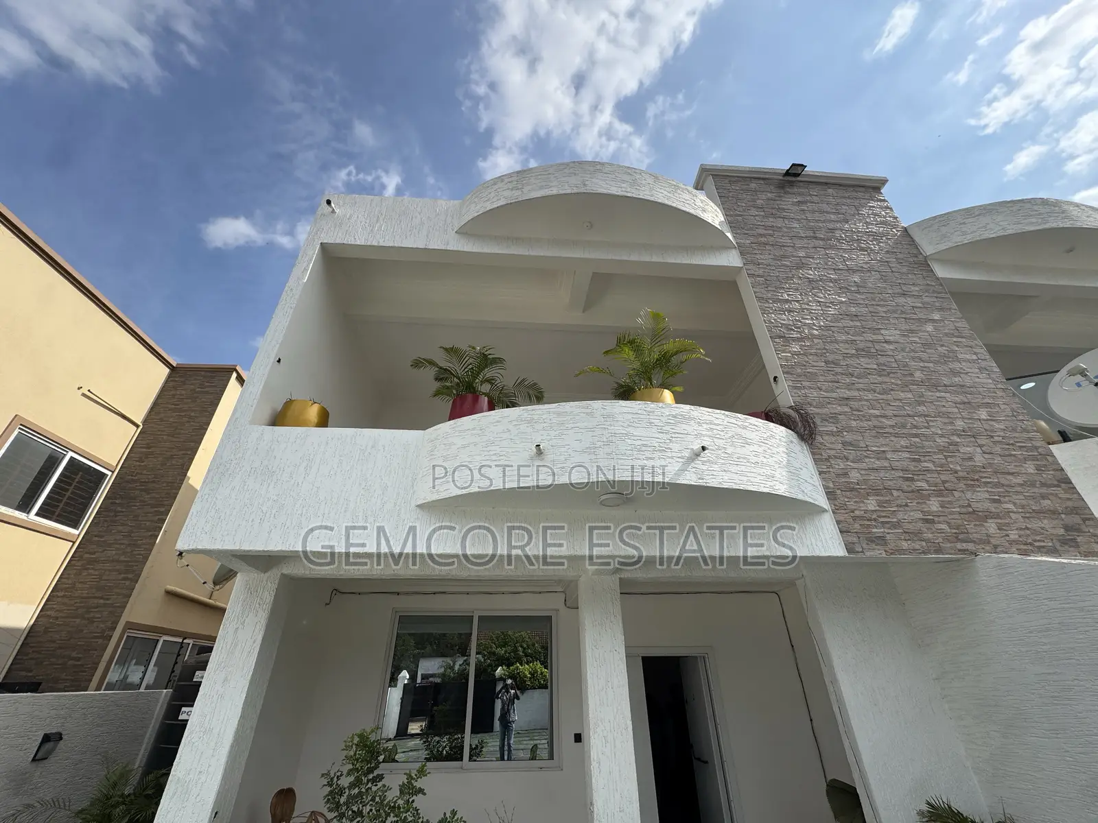 3bdrm Townhouse / Terrace in School Junction, Ashaley Botwe for rent in Ashaley Botwe