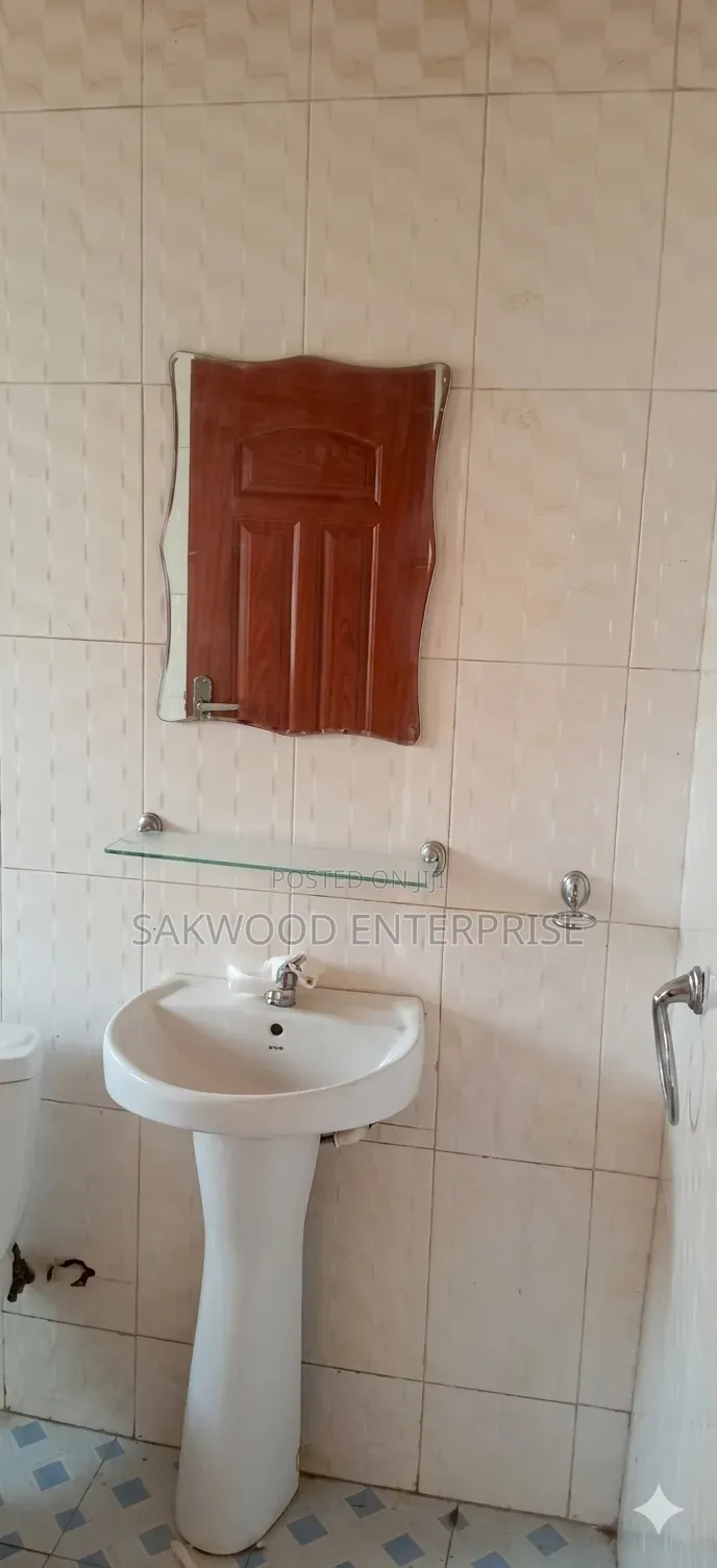 1bdrm Apartment in Sakwood Enterprise, Sasaabi for rent in Sasaabi