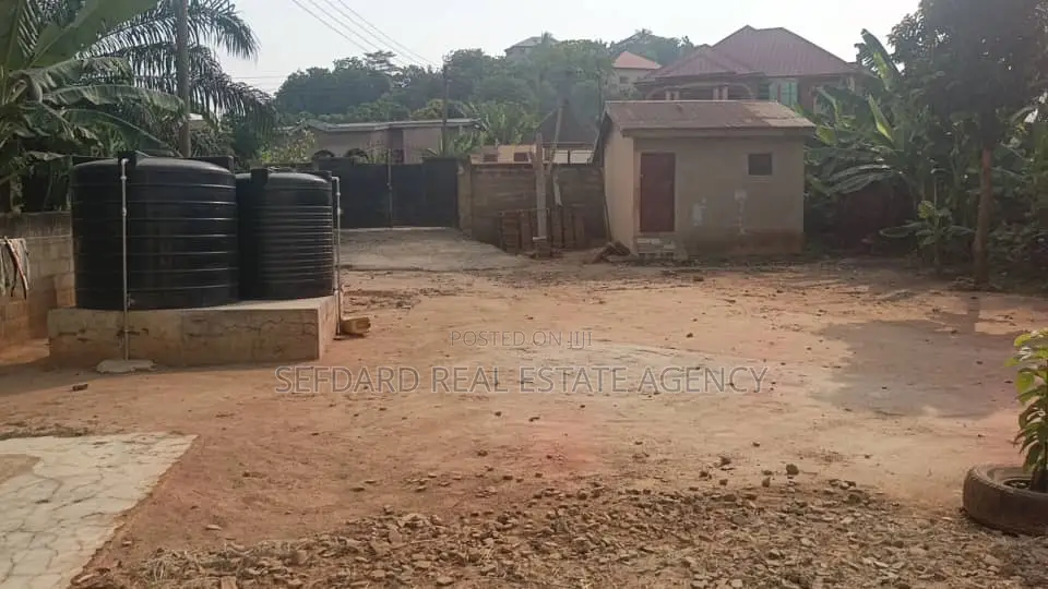 10bdrm House in Sefdard Properties, Ablekuma for sale in Ablekuma