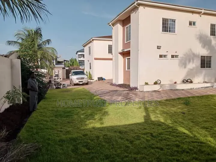 20bdrm Apartment in Adenta Panteng, SDA Area for sale in SDA Area