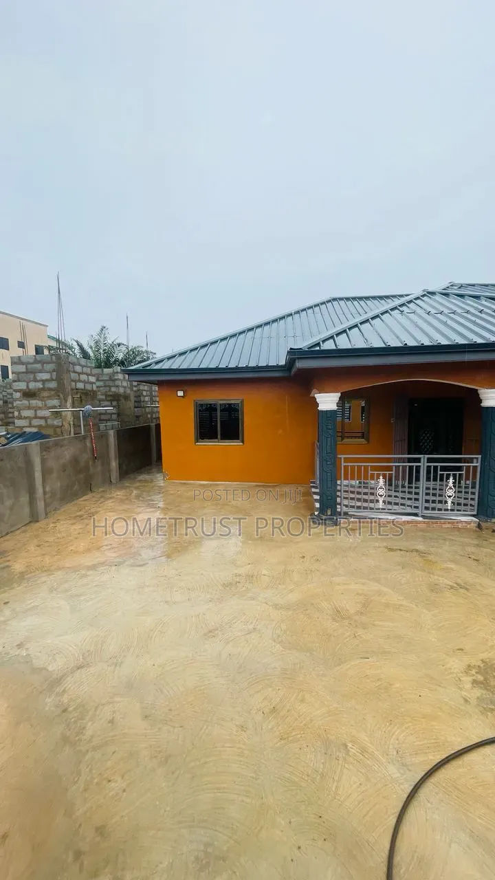3bdrm House in Pokuase Amafrom for rent in Pokuase