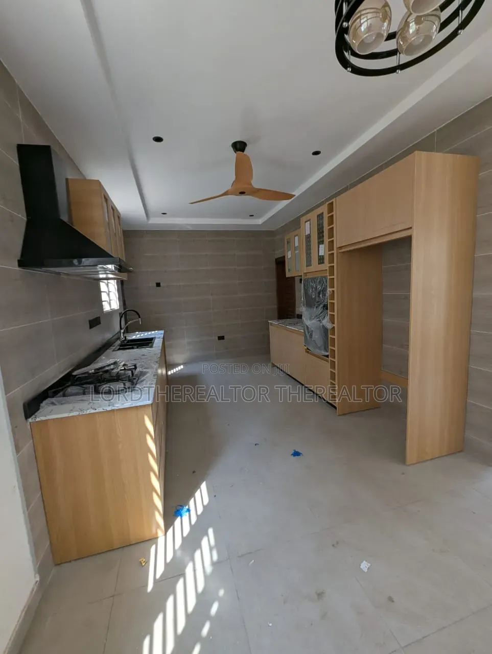 3bdrm Duplex in The Mall for rent in The Mall