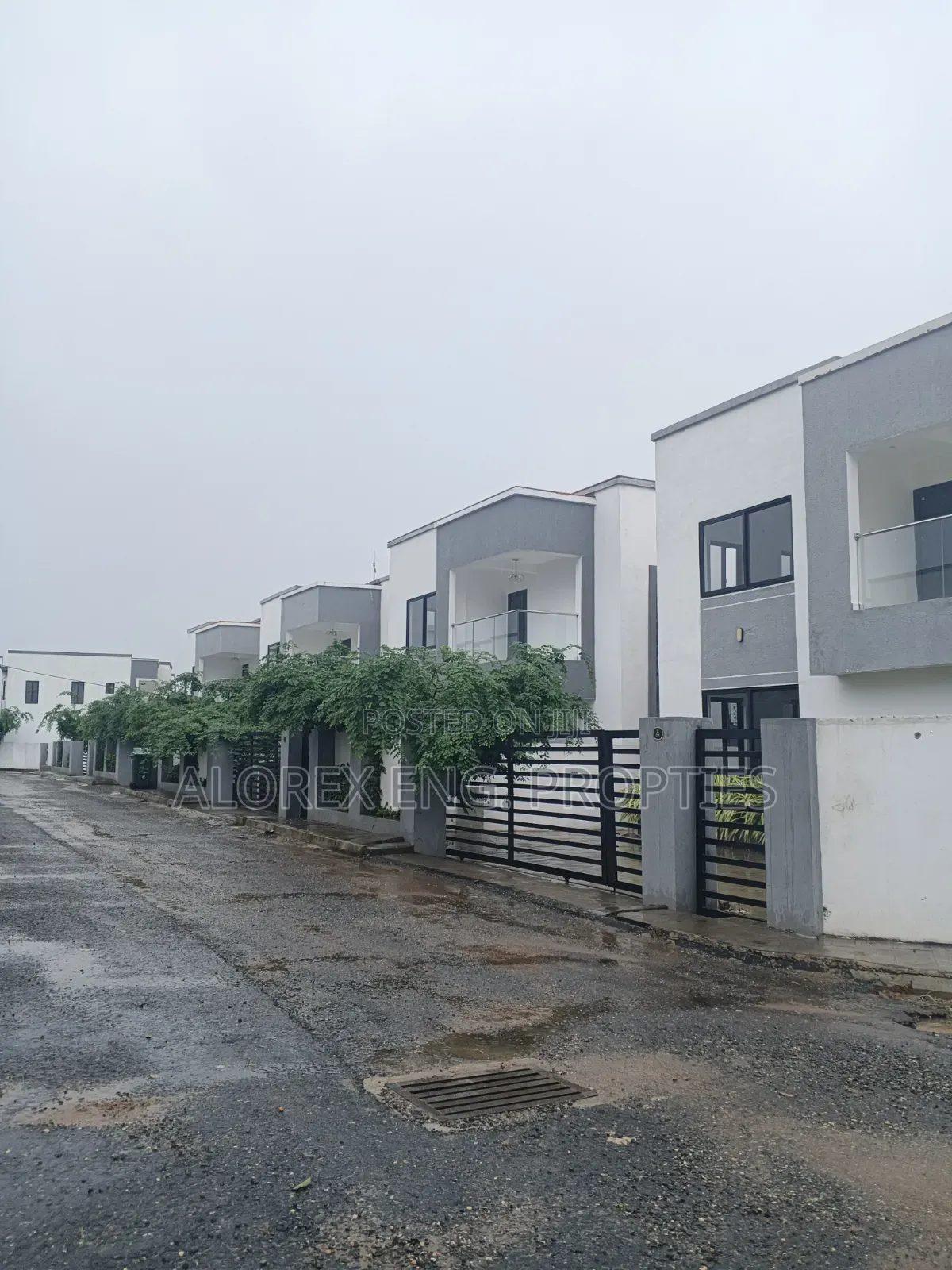 2bdrm Duplex in Oyarifa , Ghana Flag for sale in Ghana Flag