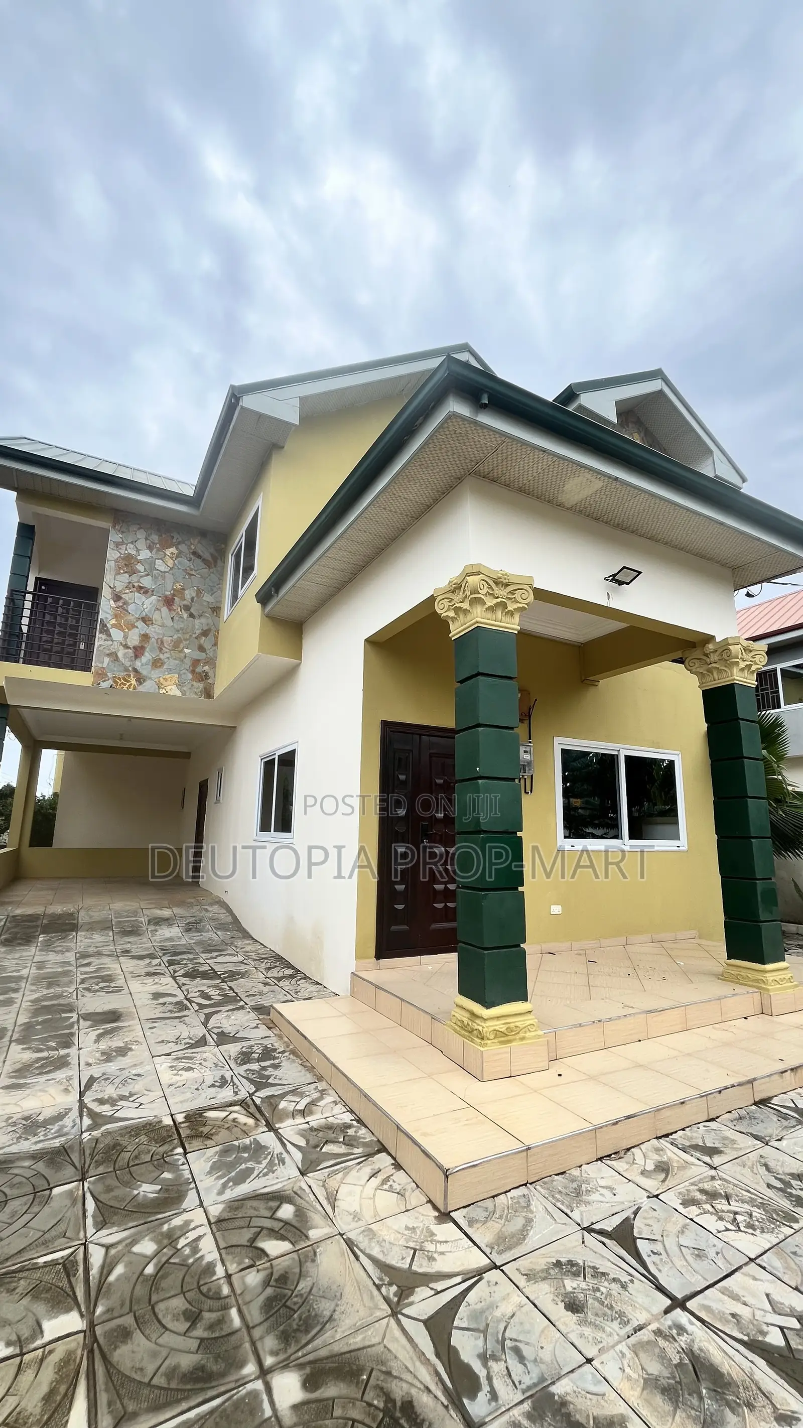 4bdrm Duplex in Paradise Court, Tema Metropolitan for rent in Tema Metropolitan
