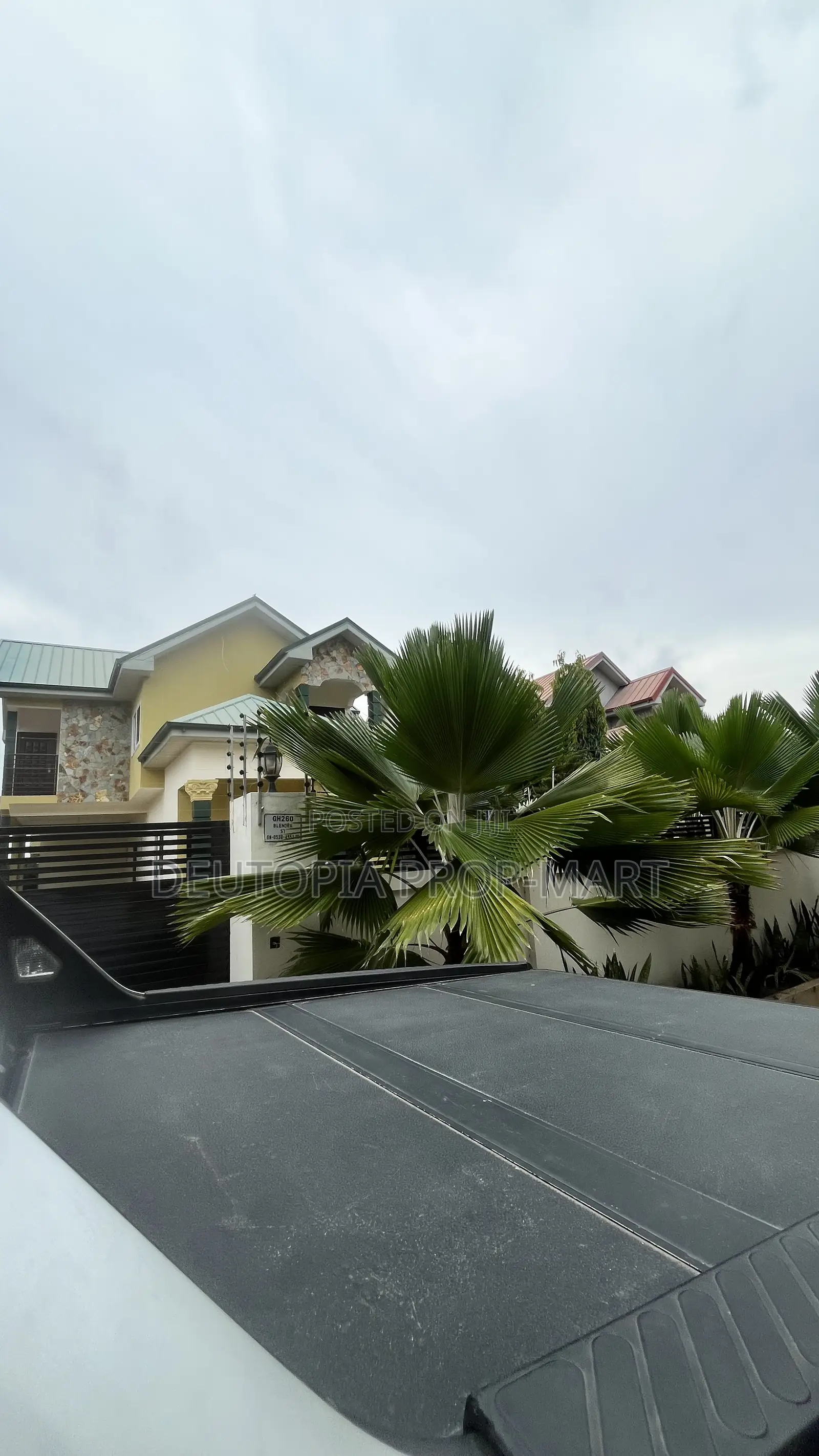 4bdrm Duplex in Paradise Court, Tema Metropolitan for rent in Tema Metropolitan