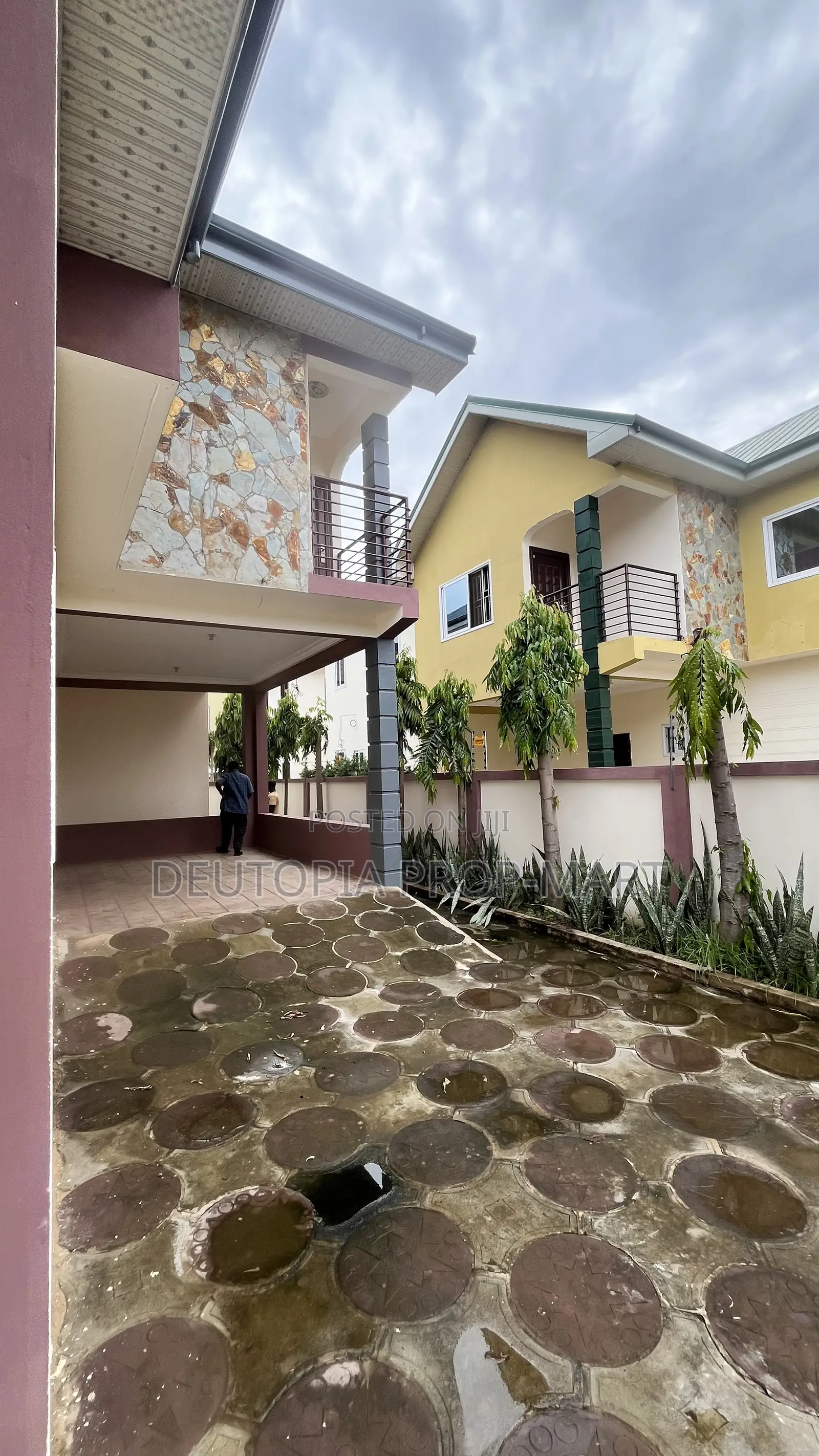 4bdrm Duplex in Paradise Court, Tema Metropolitan for rent in Tema Metropolitan
