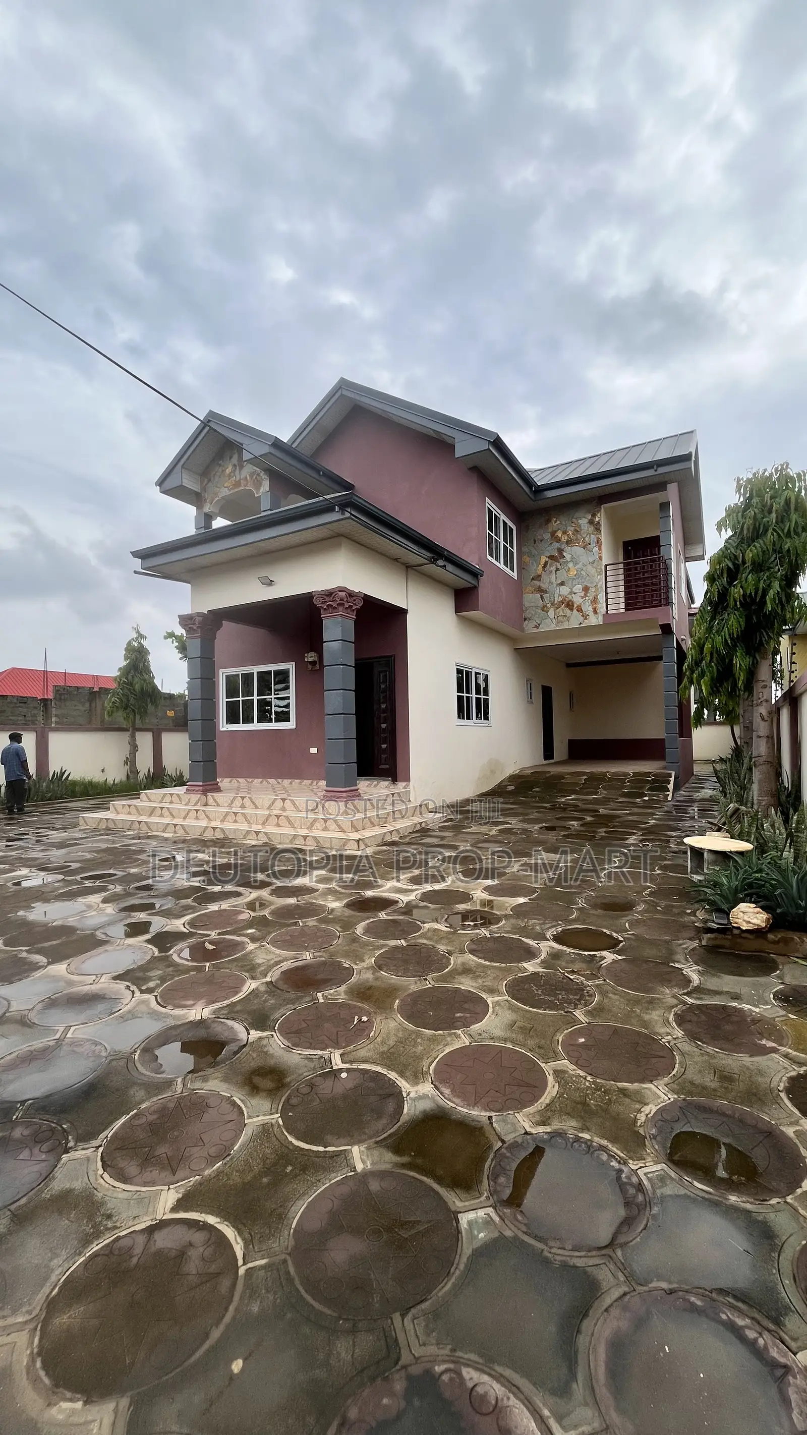 4bdrm Duplex in Paradise Court, Tema Metropolitan for rent in Tema Metropolitan