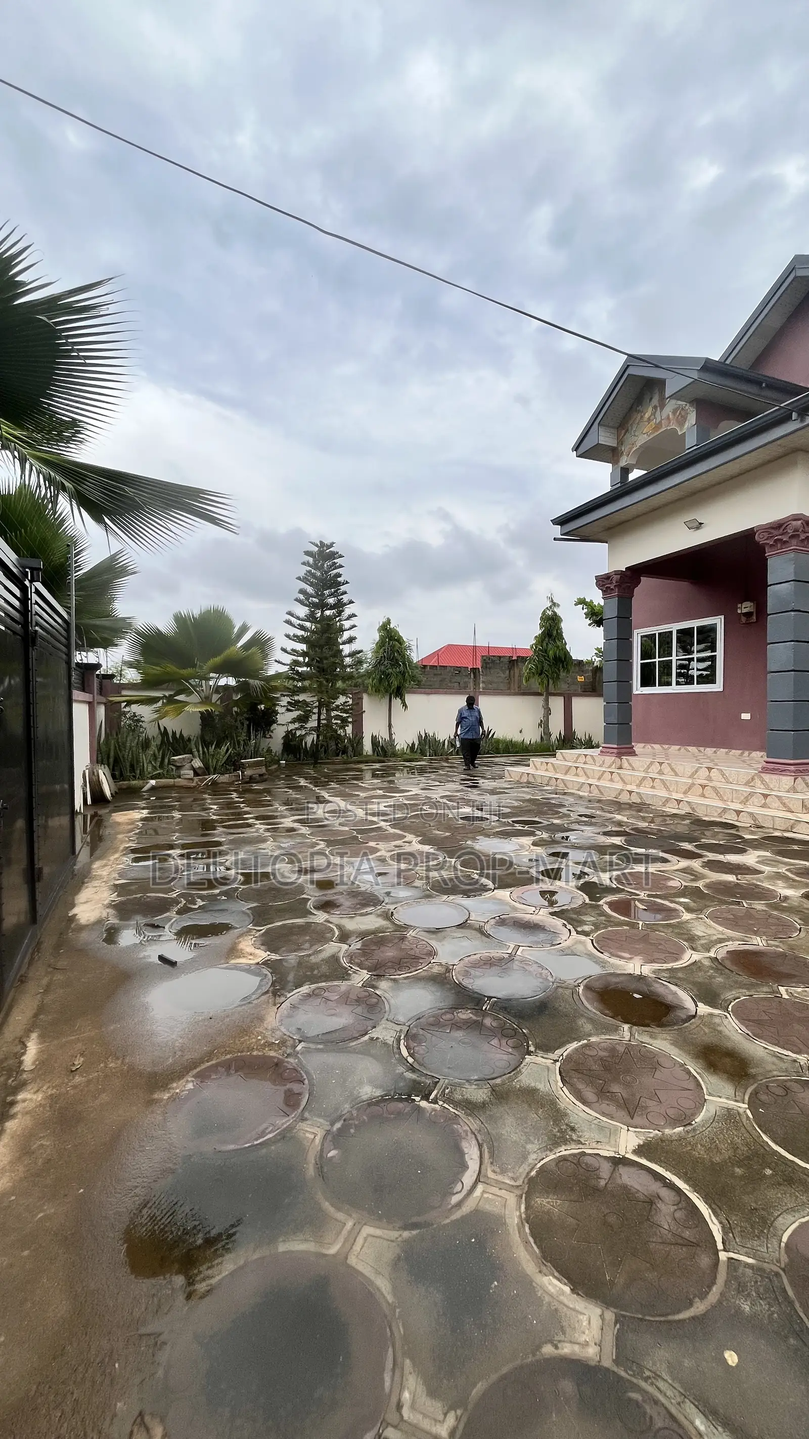 4bdrm Duplex in Paradise Court, Tema Metropolitan for rent in Tema Metropolitan