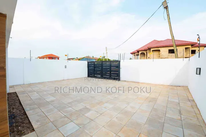 3bdrm House in Kofis Realty, Sakumono for sale in Sakumono