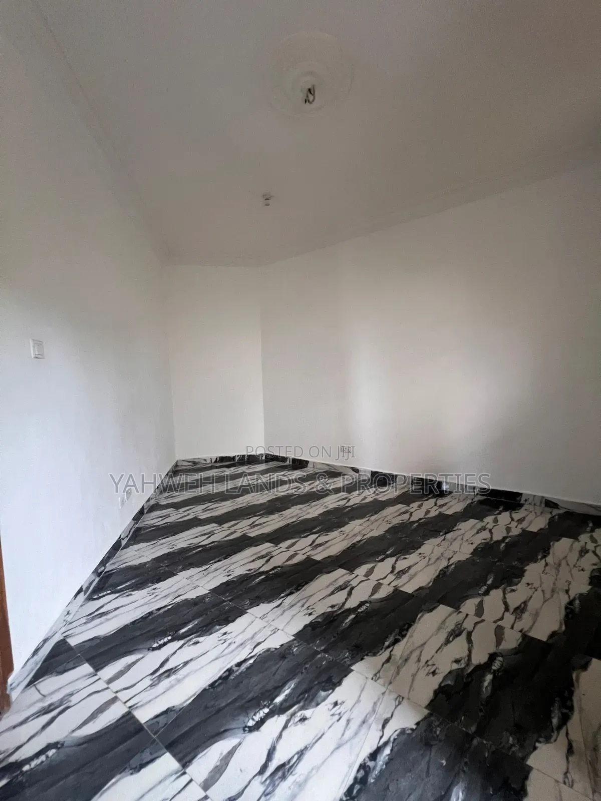 1bdrm Apartment in Baatsona Total for rent in Baatsona Total