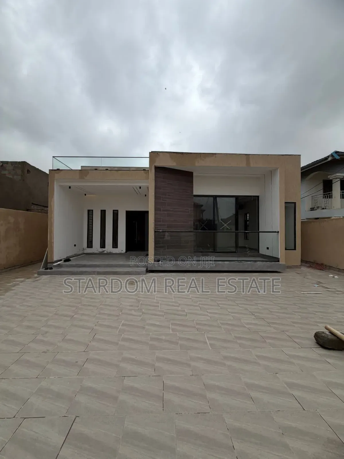 3bdrm Bungalow in Lakeside Estate for sale in Lake Side Estate
