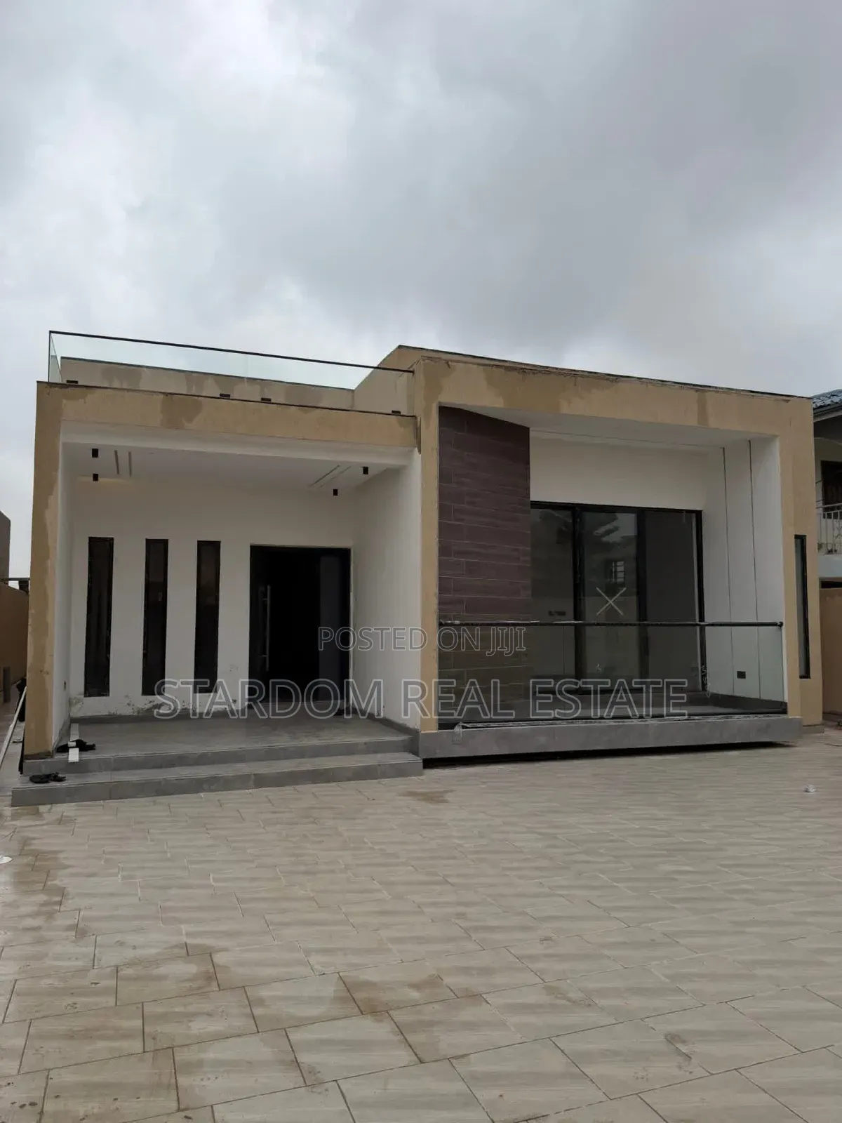 3bdrm Bungalow in Lakeside Estate for sale in Lake Side Estate