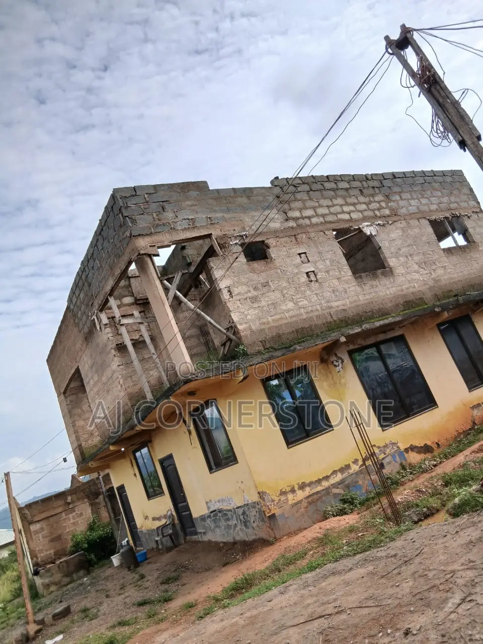 8bdrm House in Oyibi for sale in Oyibi