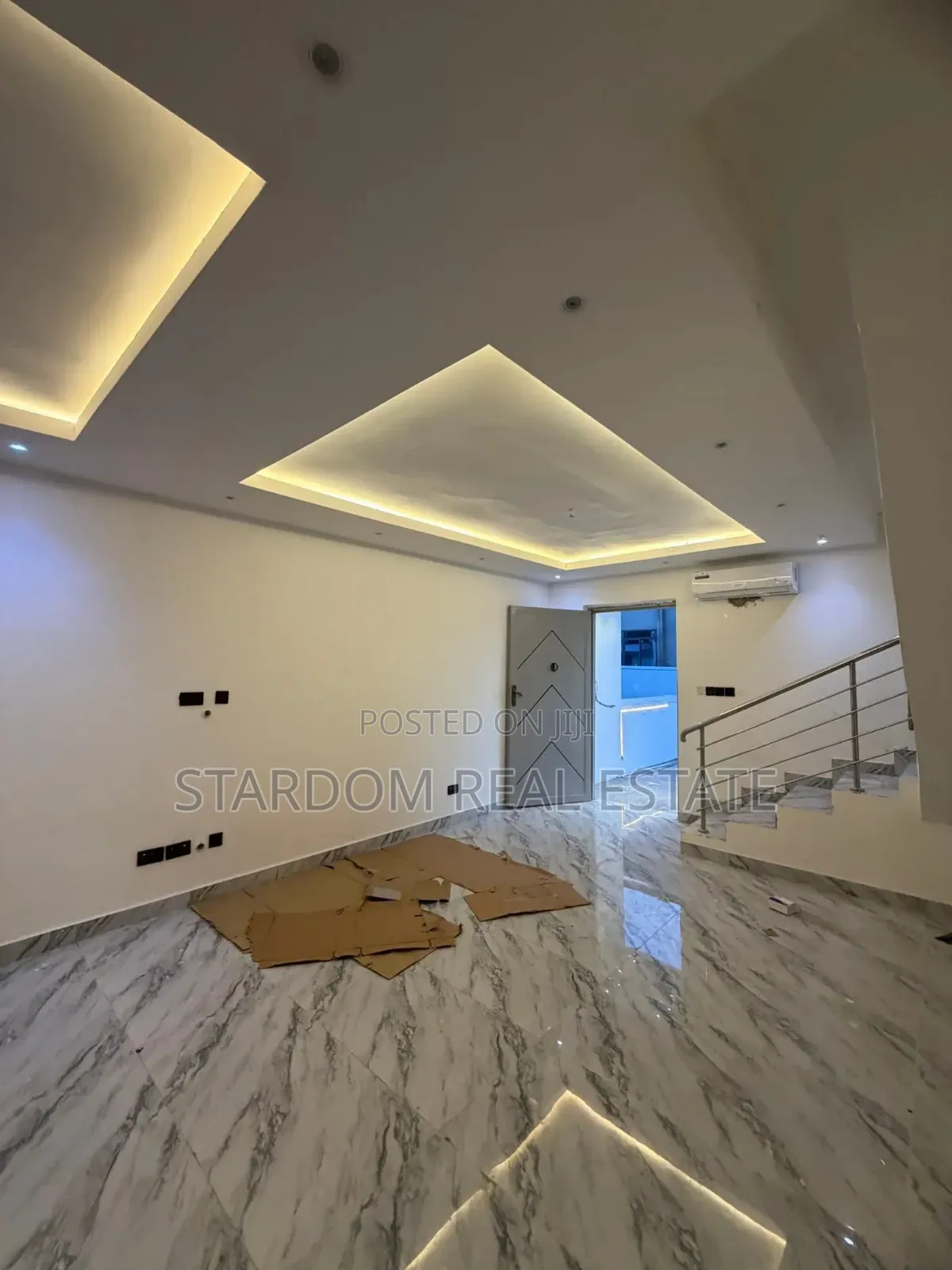 2bdrm Townhouse/Terrace in Ashaley Botwe, School Junction for sale in School Junction