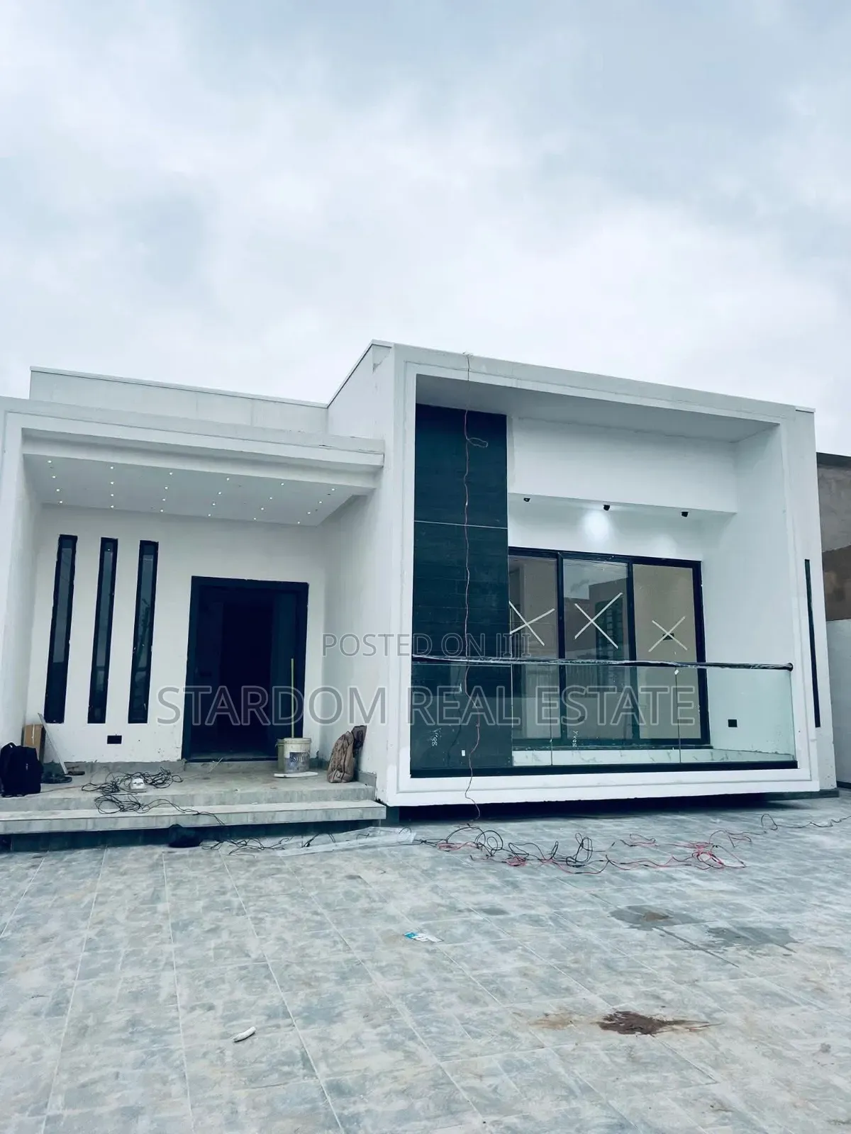 3bdrm Bungalow in Lakeside Estate for sale in Lake Side Estate