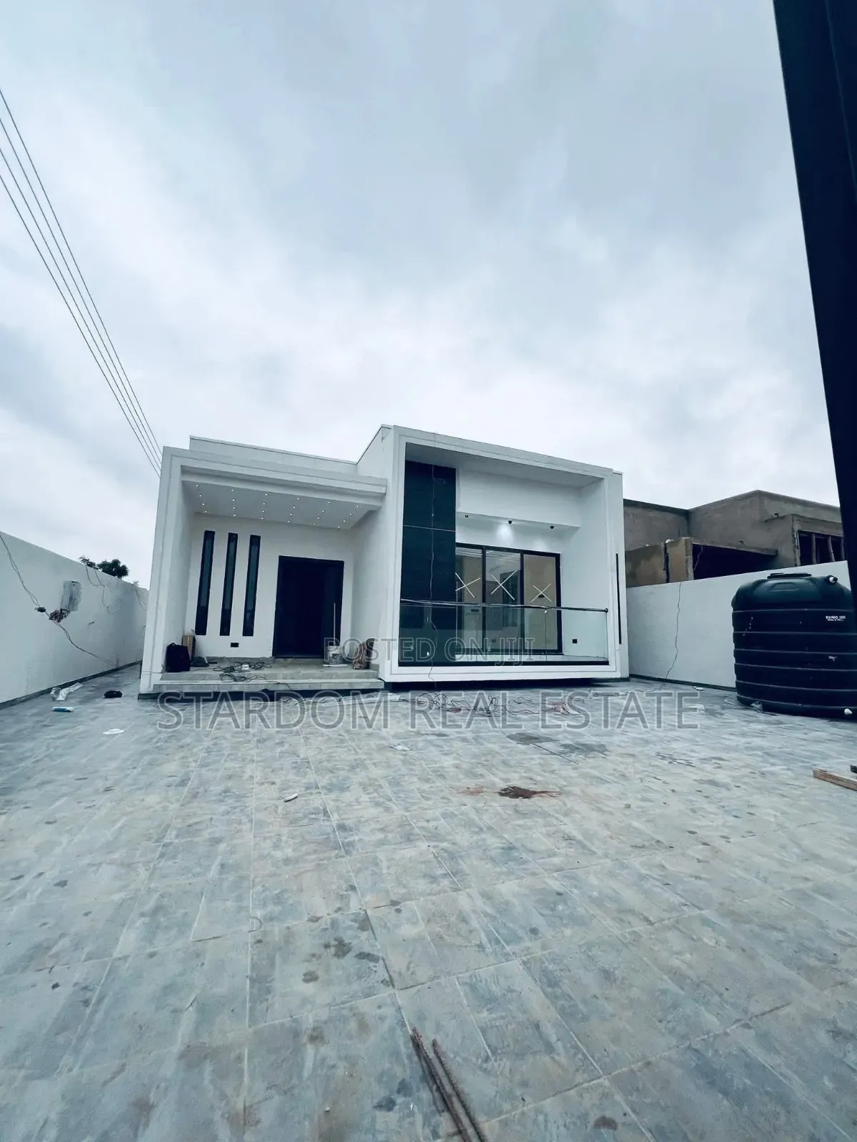 3bdrm Bungalow in Lakeside Estate for sale in Lake Side Estate