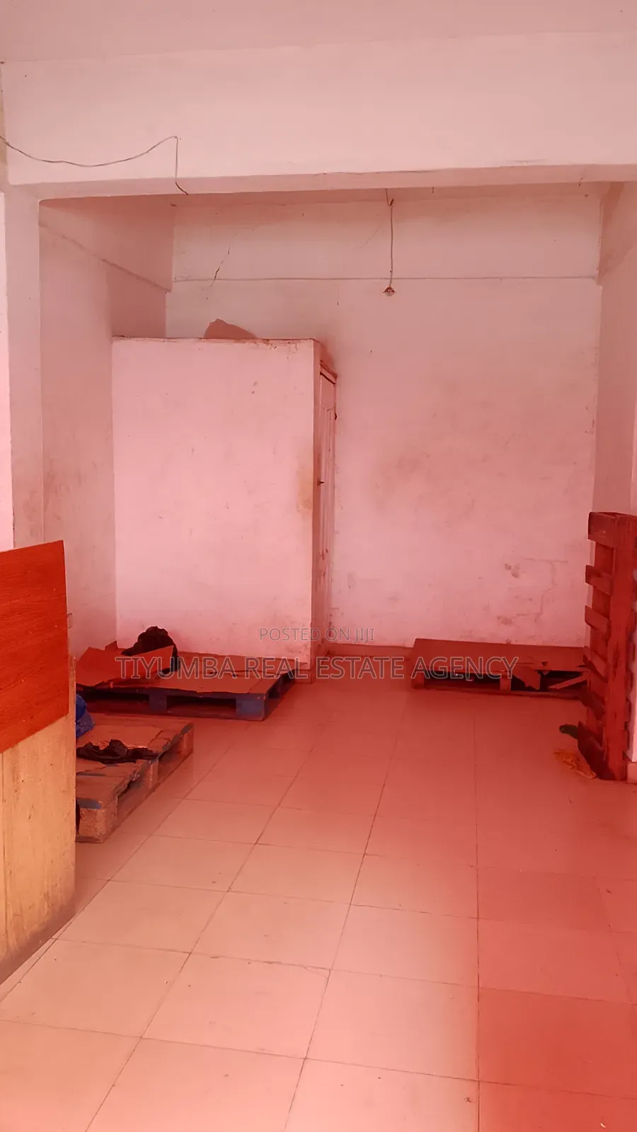 Shop for Rent in Madina Market. in Zongo Junction