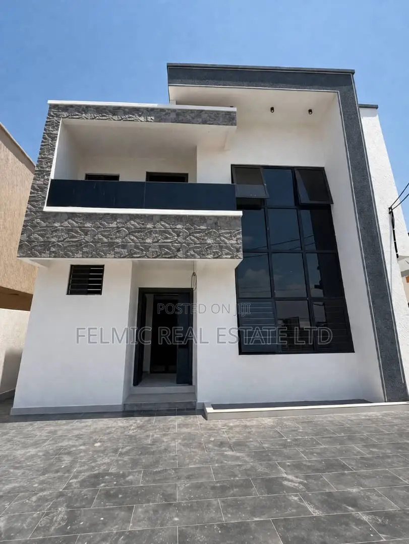 4bdrm Duplex in Felmic Real Estate, Sakumono for sale in Sakumono
