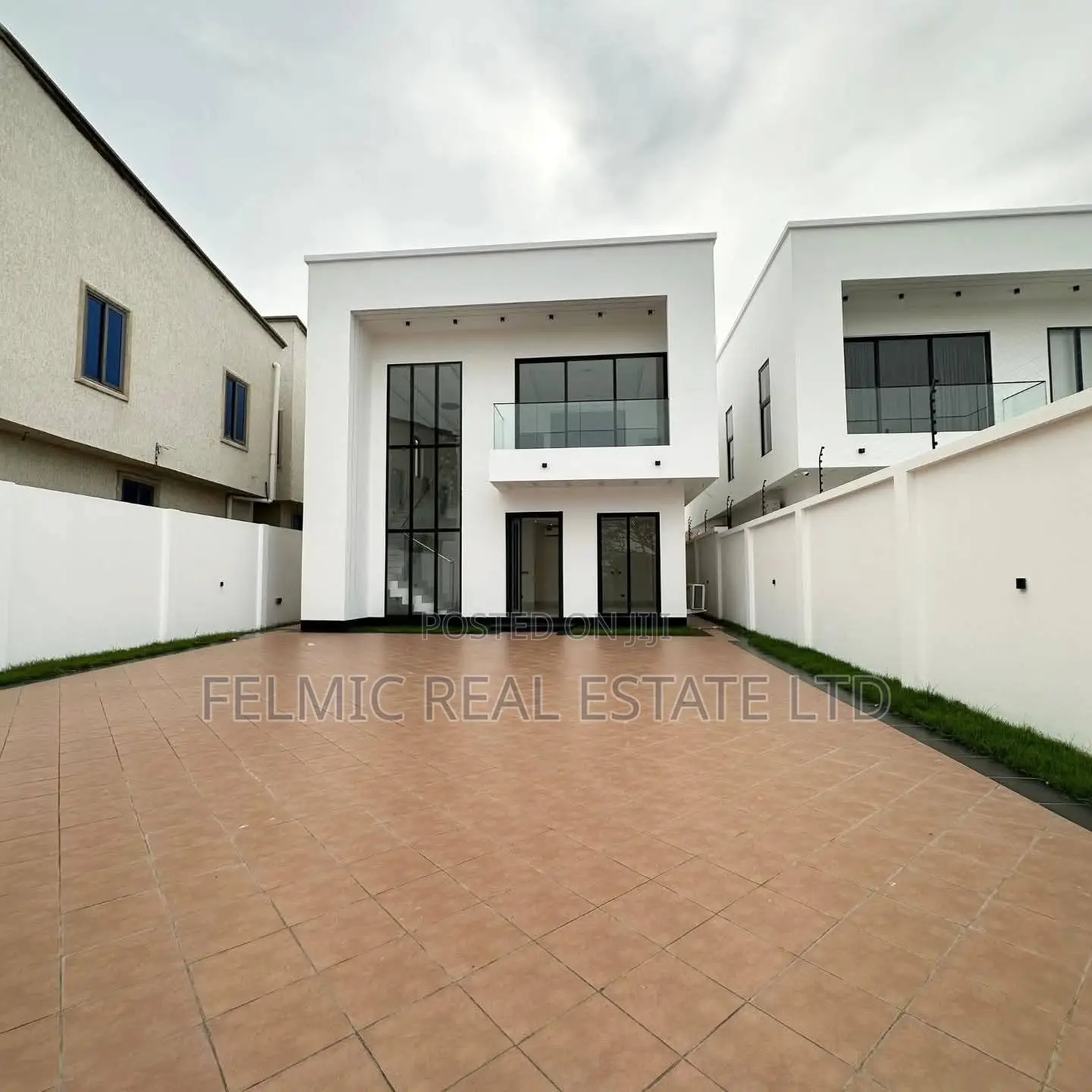4bdrm Duplex in Felmic Real Estate, Coca Cola for sale in Coca Cola