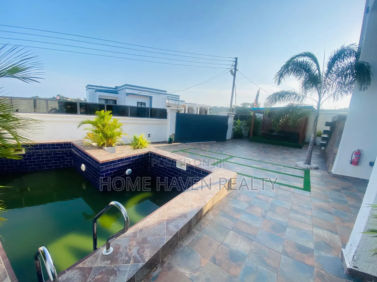 Furnished 3bdrm House in Krokrobite - New, West Hills Mall Area in West Hills Mall Area