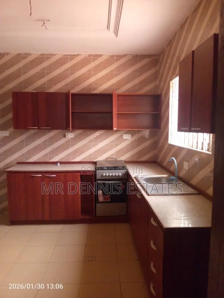 3bdrm Apartment in Westhills Mall for rent in West Hills Mall Area