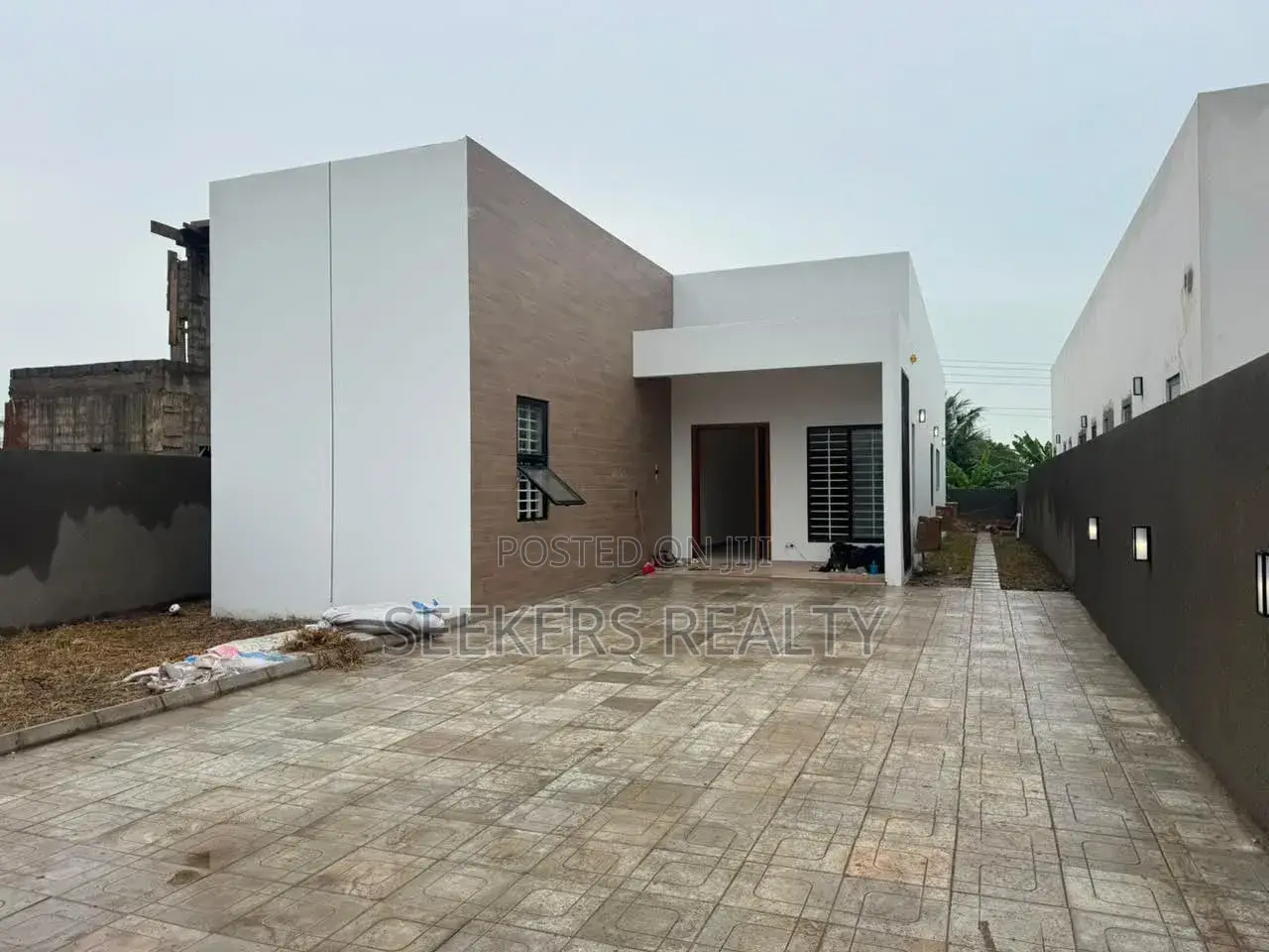 3bdrm Bungalow in Seekers Realty, Teshie-Nungua Estates for sale in Teshie-Nungua Estates