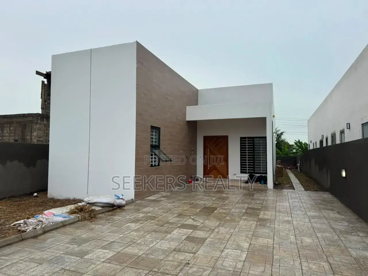 3bdrm Bungalow in Seekers Realty, Teshie-Nungua Estates for sale in Teshie-Nungua Estates