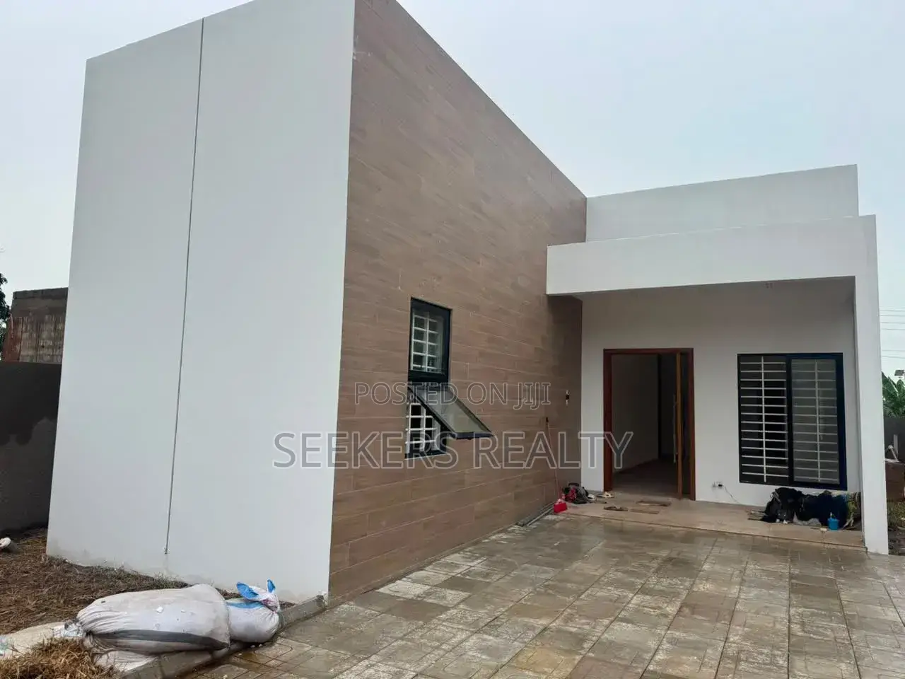 3bdrm Bungalow in Seekers Realty, Teshie-Nungua Estates for sale in Teshie-Nungua Estates