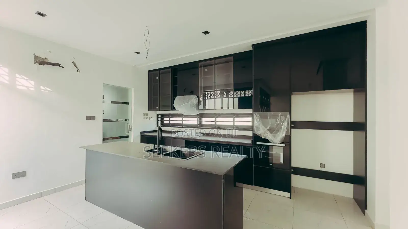 4bdrm Bungalow in Seekers Realty, Accra Metropolitan for sale in Accra Metropolitan