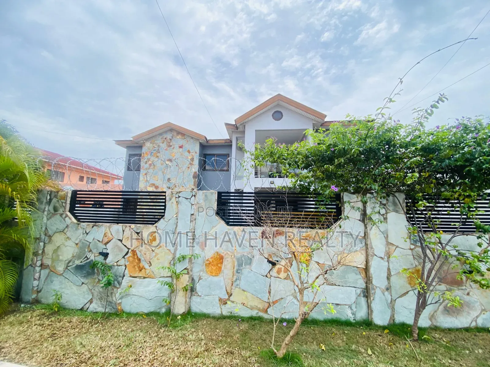0.12 Acre Land/House for Sale at Dzorwulu in Dzorwulu