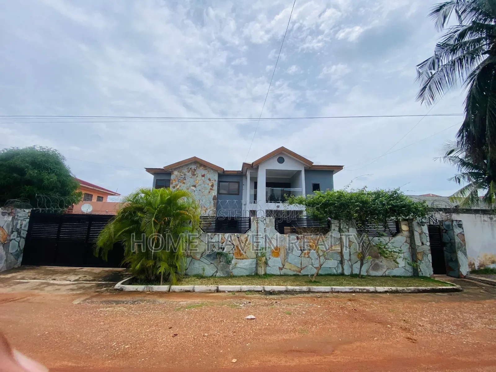 0.12 Acre Land/House for Sale at Dzorwulu in Dzorwulu
