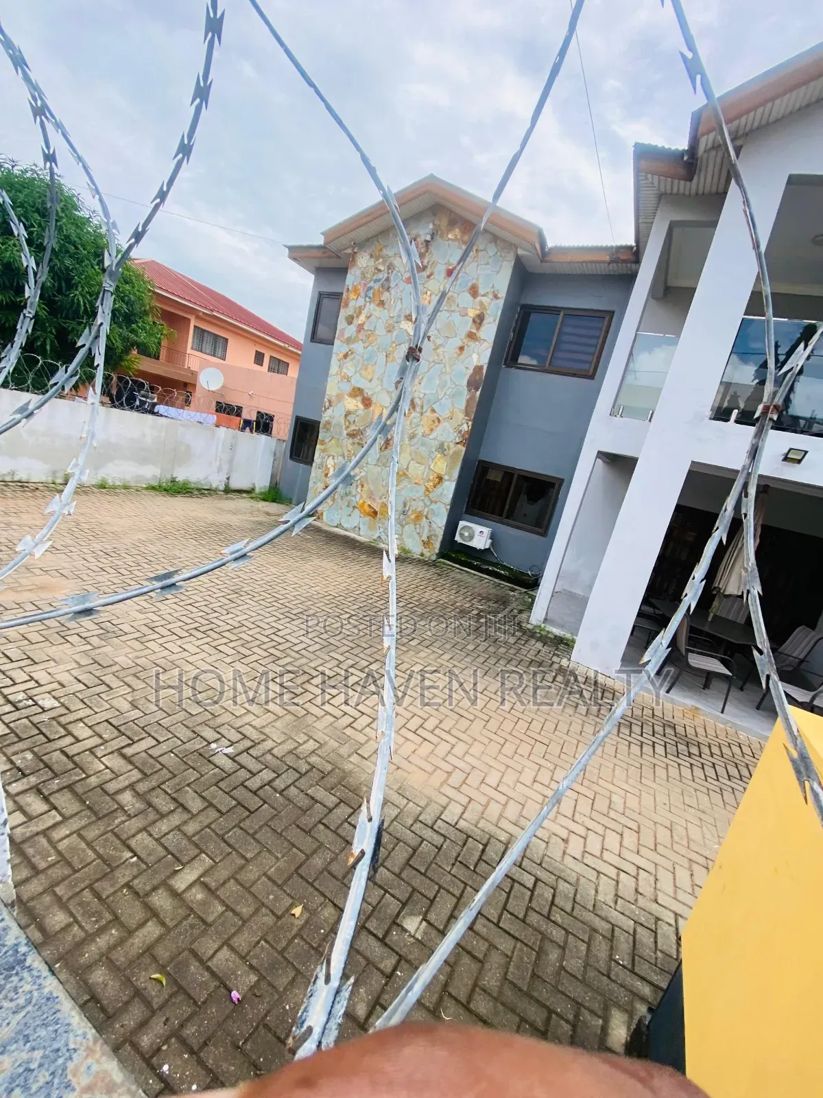 0.12 Acre Land/House for Sale at Dzorwulu in Dzorwulu