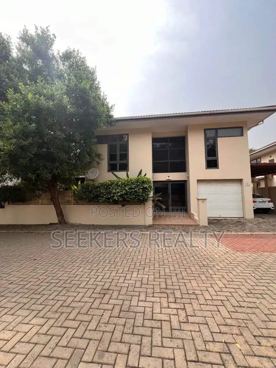 3bdrm Townhouse / Terrace in Seekers Realty, Cantonments for rent in Cantonments